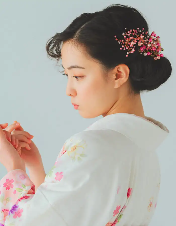 シンプルシニヨンヘア | 卒業式袴・ドレスに合うヘアスタイルカタログ