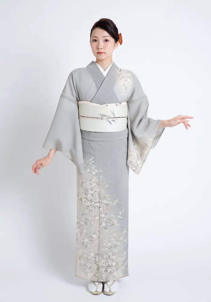 卒業式にふさわしい母親が着る着物「訪問着」