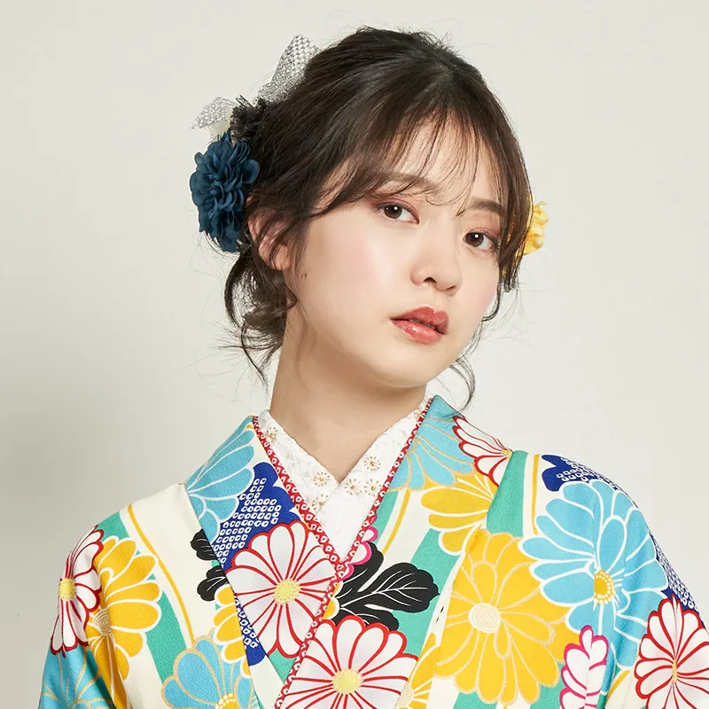 卒業式の袴に似合う髪型・ヘアスタイル・ヘアアレンジ アップスタイル シニヨンヘア・ミディアムヘア