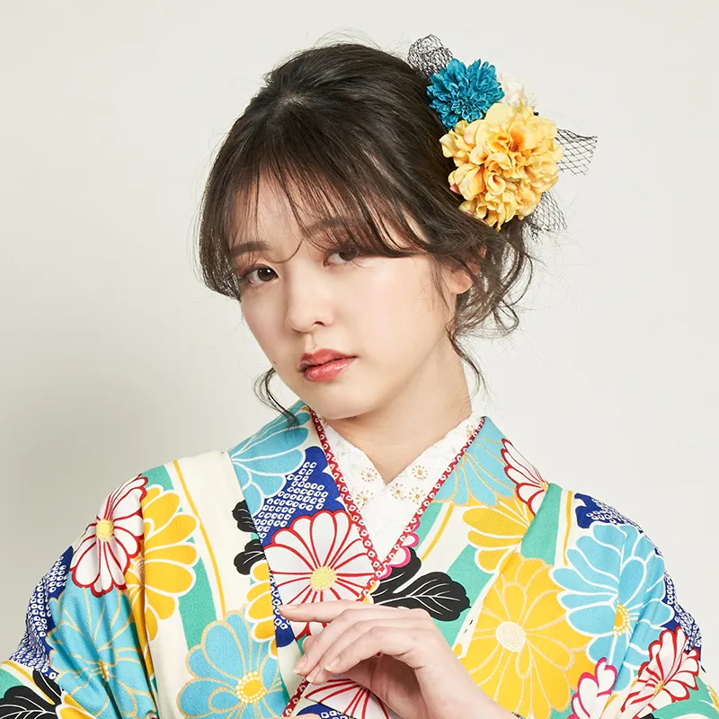 卒業式の袴に似合う髪型・ヘアスタイル・ヘアアレンジ アップスタイル シニヨンヘア・ミディアムヘア