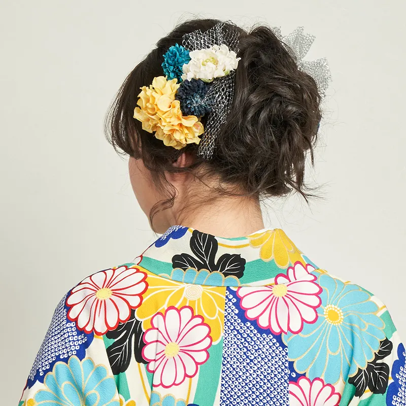 卒業式の袴に似合う髪型・ヘアスタイル・ヘアアレンジ アップスタイル シニヨンヘア・ミディアムヘア