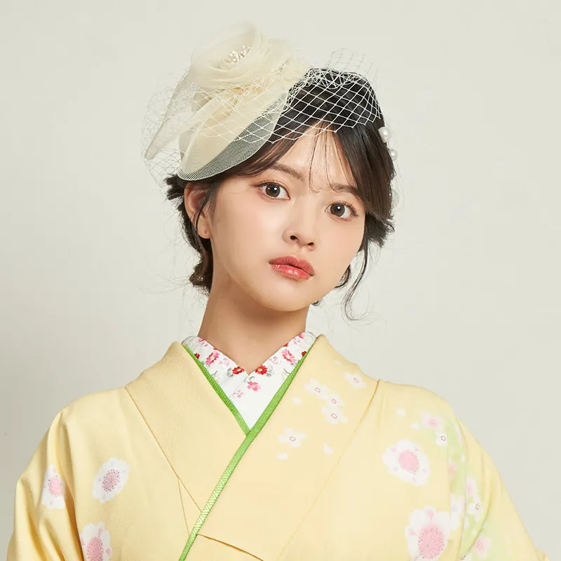卒業式の袴に似合う髪型・ヘアスタイル・ヘアアレンジ アップスタイル シニヨンヘア・トーク帽