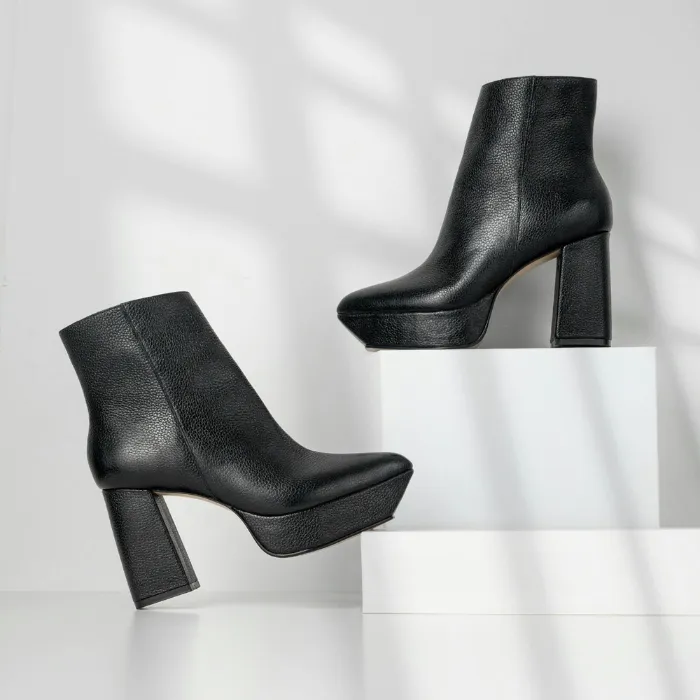 ふりそでエイトの振袖に似合うブーツ