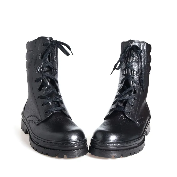 ふりそでエイトの振袖に似合うブーツ