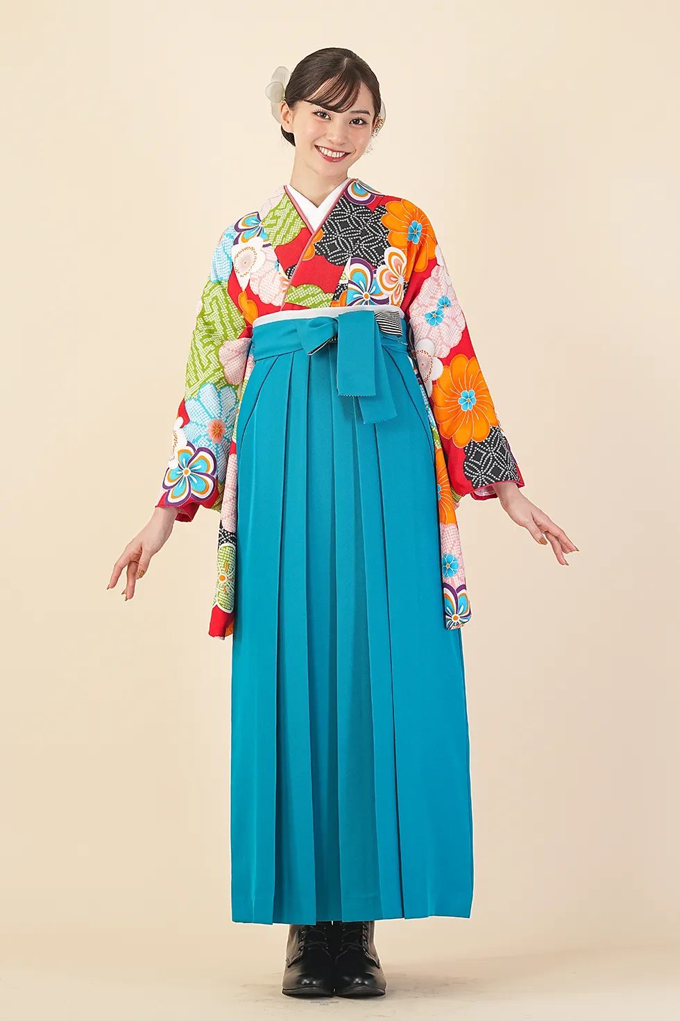 赤地にねじり梅とかのこ雲の着物に水色袴を合わせた卒業式袴レンタルコーデ｜ハカマエイト