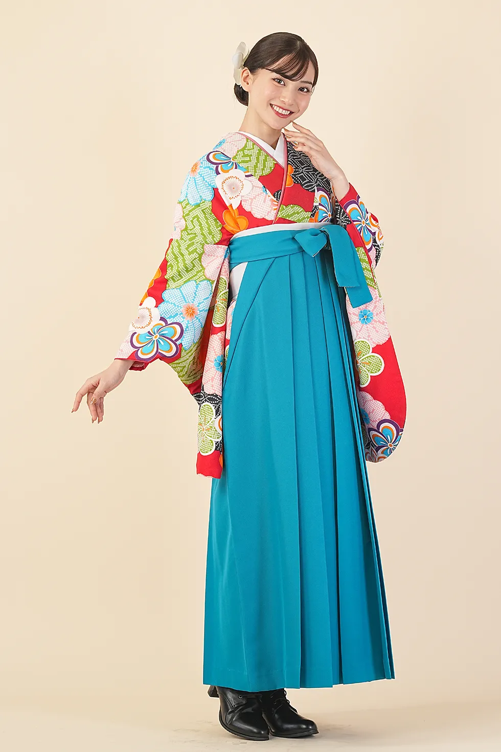 赤地にねじり梅とかのこ雲の着物に水色袴を合わせた卒業式袴レンタルコーデ｜ハカマエイト