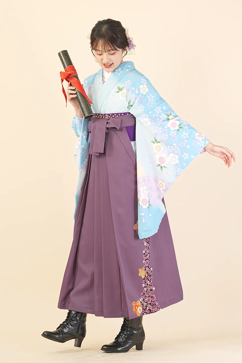 水色八重桜の着物に紫友禅の袴を合わせた卒業式袴レンタルコーデ｜ハカマエイト