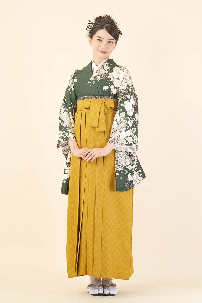 卒業式袴レンタル｜着物：深緑フローラル　袴：からし市松型
