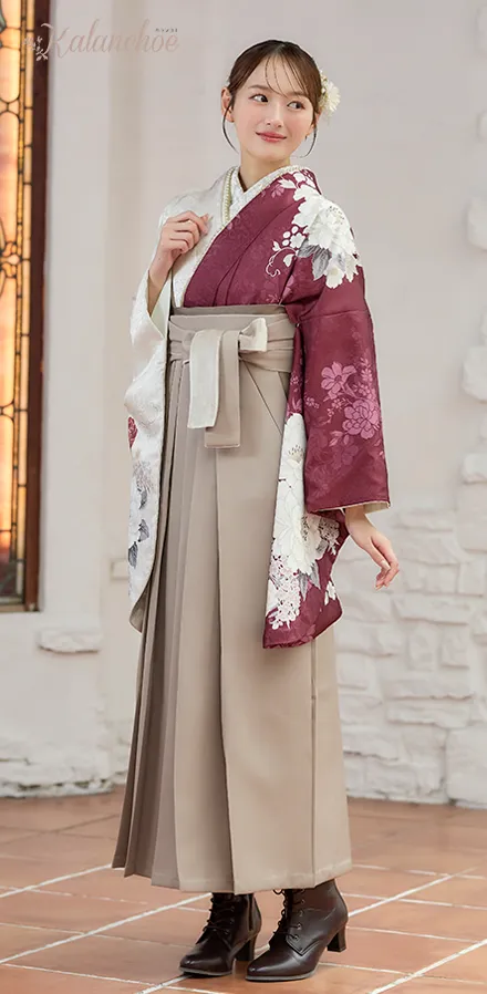 卒業式袴レンタル専門店ハカマエイトの着物・袴