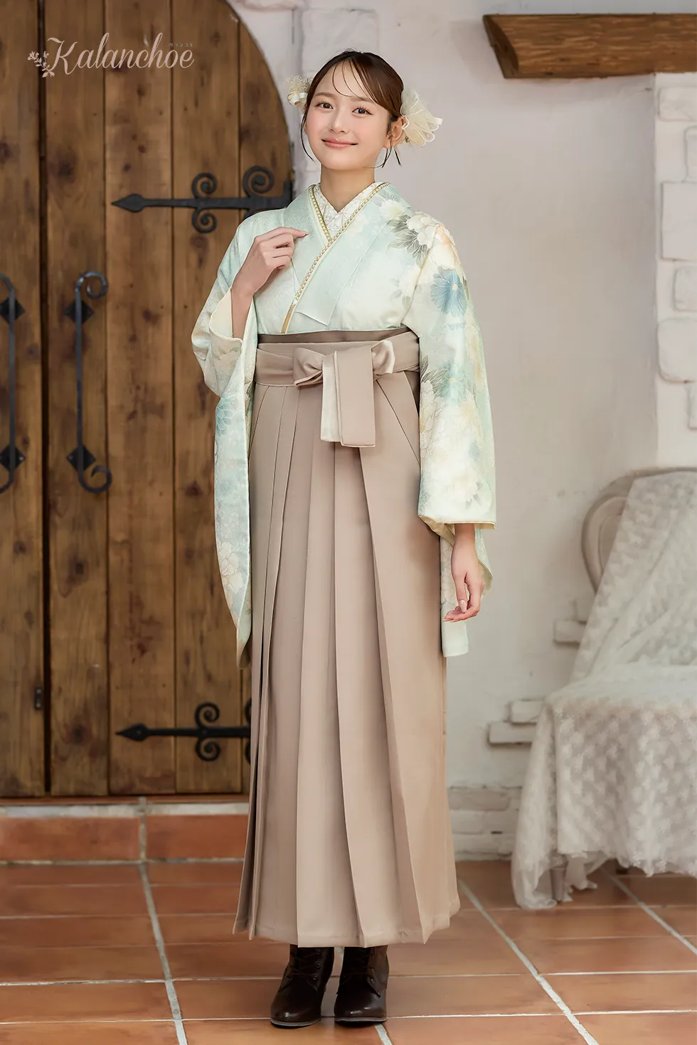 卒業式袴レンタル 加藤栞ちゃん着用 HH1042 淡氷華