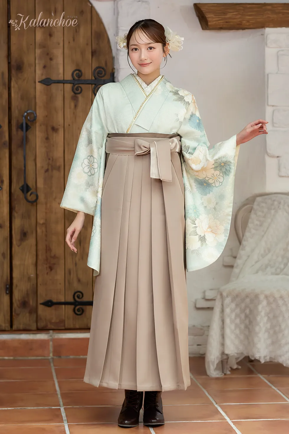 卒業式袴レンタル 加藤栞ちゃん着用 HH1042 淡氷華