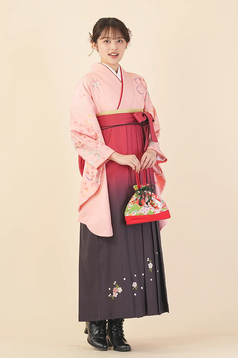 ピンク大桜の着物に赤紺ぼかし刺繍袴を合わせた卒業式袴レンタルコーデ｜ハカマエイト
