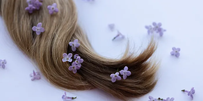 卒業式の髪飾りに生花を選ぶなら｜美容室でのオーダー術｜崩れない・汚さない